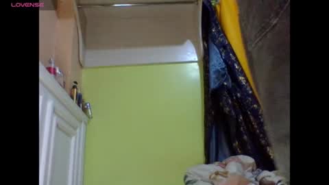 sweet52537 online show from August 29, 7:35 pm