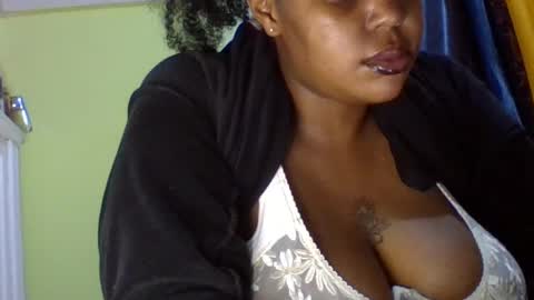 sweet52537 online show from September 1, 10:33 pm