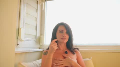free  online show from August 3, 4:03 pm