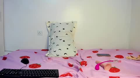 sweet_black777 online show from April 15, 10:22 am