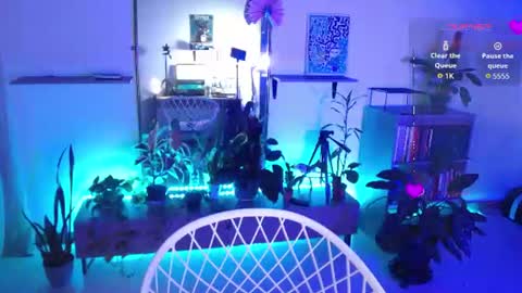 Tutti  online show from August 11, 2:57 am