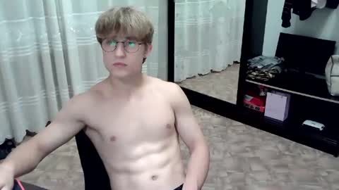 Sweet boy06 online show from August 14, 8:56 pm