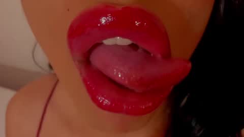 sweet_eliizabeth online show from August 1, 2:23 pm