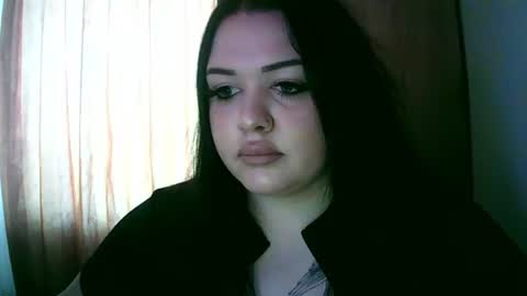sweet_ember_ online show from September 7, 10:43 am