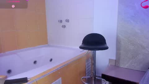 sweet_estefa_ online show from August 9, 3:57 pm