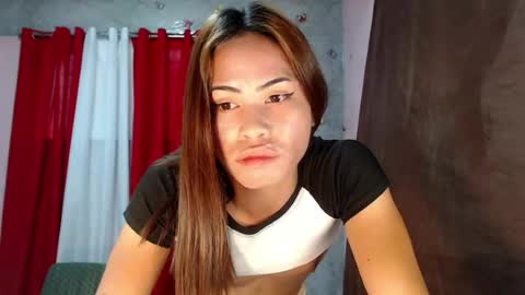 sweet girl8101 online show from August 14, 1:31 am