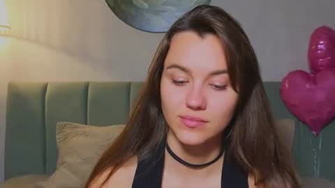 Mia online show from July 17, 10:10 pm
