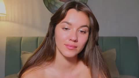 Mia online show from August 2, 9:44 pm