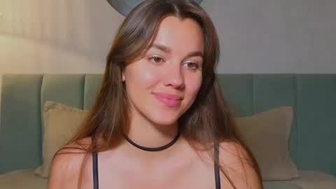 Mia online show from August 9, 1:17 am