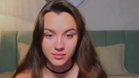Mia online show from August 10, 7:48 pm