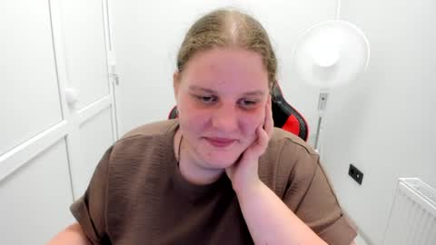 Karla online show from July 9, 3:28 pm