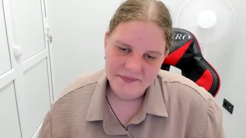 Karla online show from August 3, 3:41 pm