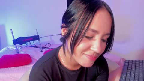 Bella Cutee  online show from August 8, 5:35 pm