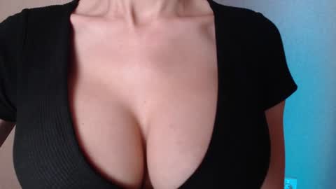 Jen online show from July 21, 3:47 pm