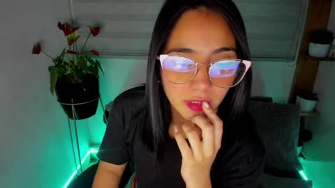 Lina online show from May 18, 1:28 am