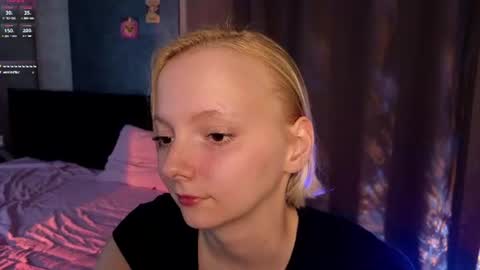 Lana online show from August 3, 5:20 pm