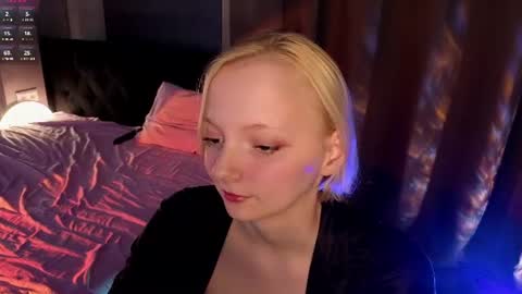 Lana online show from August 4, 6:05 pm