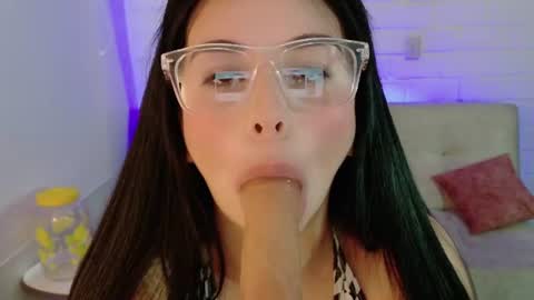 Sweet  Mia online show from June 23, 12:22 am