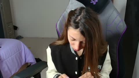 sweet_moon_v_ online show from August 3, 10:39 pm