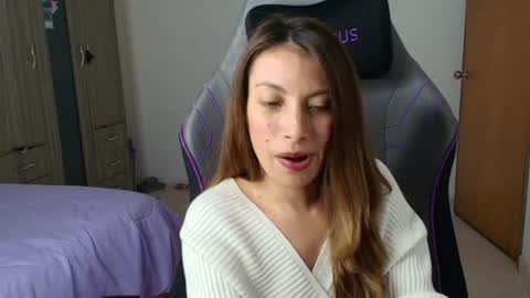 sweet_moon_v_ online show from August 11, 7:38 pm