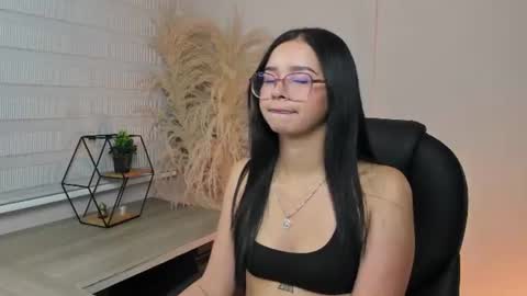 Sweet Obsession online show from August 10, 9:05 pm