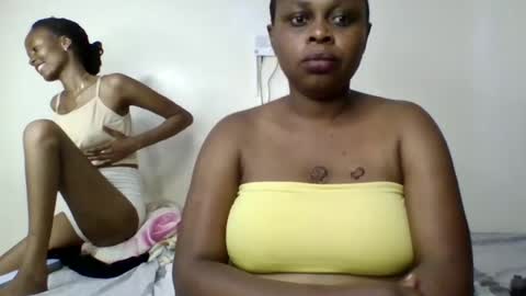 sweet_peach12 online show from August 10, 1:12 pm