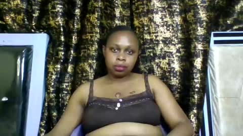 sweet_peach12 online show from August 13, 5:10 am