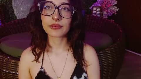 Roxanee online show from August 5, 12:30 am