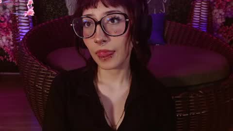 Roxanee online show from August 11, 10:45 pm