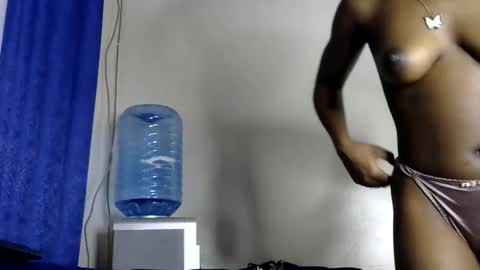 sweet_strawberina online show from May 23, 3:48 pm