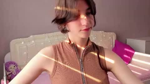 Carolina Lu online show from August 6, 1:37 am