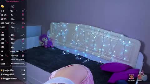 Carolina Lu online show from August 14, 5:55 am