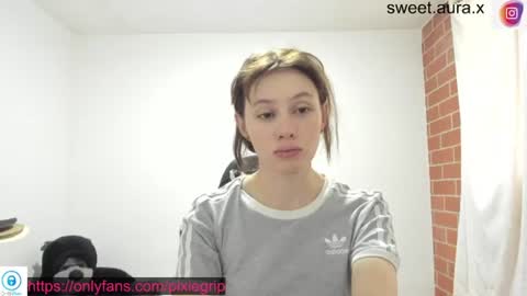 SweetAura0 0  online show from August 12, 11:23 am