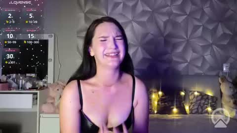 sweetbitch3191 online show from July 22, 9:06 pm