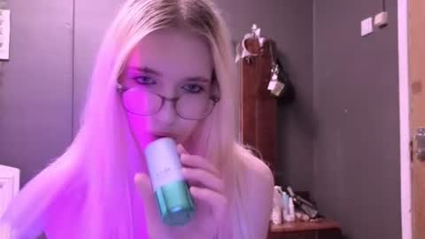 sweetcrystalll online show from July 21, 1:31 am