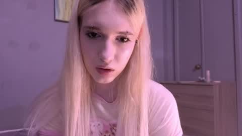 sweetcrystalll online show from July 23, 10:12 pm