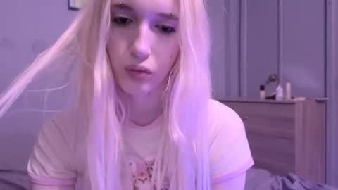 sweetcrystalll online show from July 23, 11:18 pm