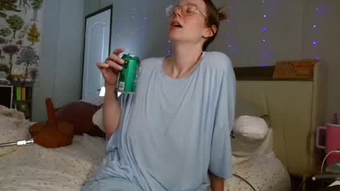Sweet Dee online show from July 31, 11:10 pm