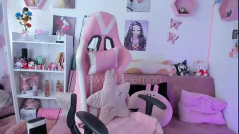 Vernica online show from August 4, 1:52 pm