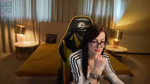 Amelia online show from July 30, 11:50 am