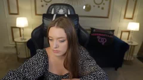 Amelia online show from August 14, 1:04 pm