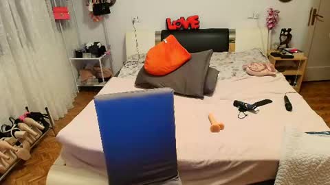 Sweetdevil0810 online show from August 11, 11:07 pm