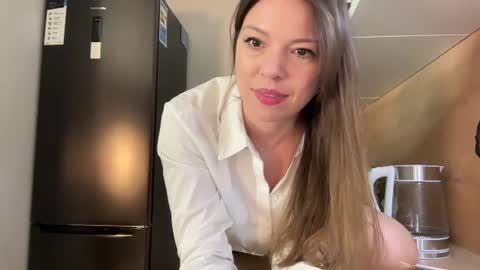 Vicktorious online show from August 2, 7:10 pm