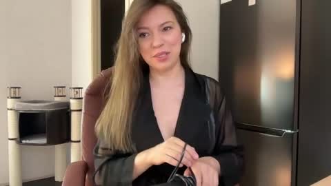 Vicktorious online show from August 5, 4:38 pm