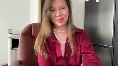 Vicktorious online show from August 7, 1:00 pm