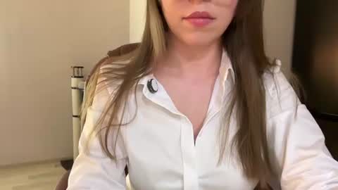 Vicktorious online show from August 31, 4:30 pm