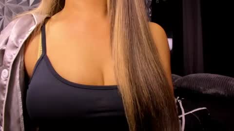 sweetest_one4 online show from August 12, 10:34 pm