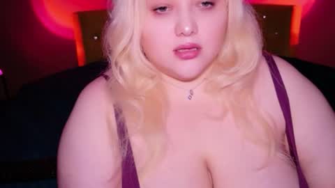 Rosie online show from August 6, 8:30 pm