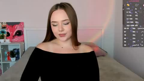 Hannah online show from August 15, 2:43 pm