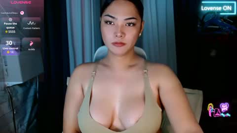 sweetiefox1 online show from August 2, 5:36 am